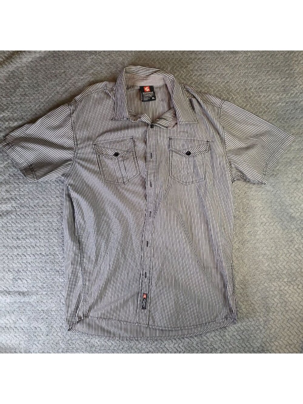 Southpole Mens XL Striped Short Sleeve Shirt Gray/White Cotton/Poly Blend Dual P